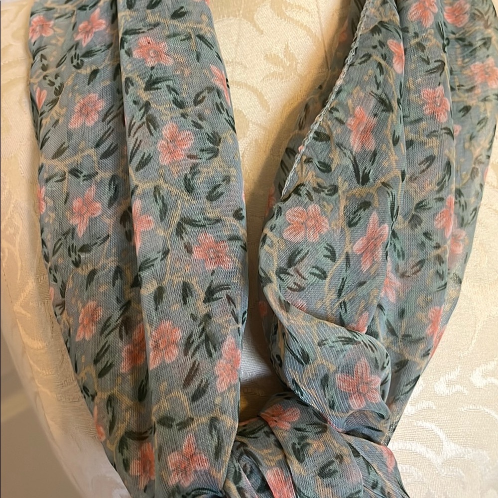 Floral Patterned Scarf - Picture 3 of 5